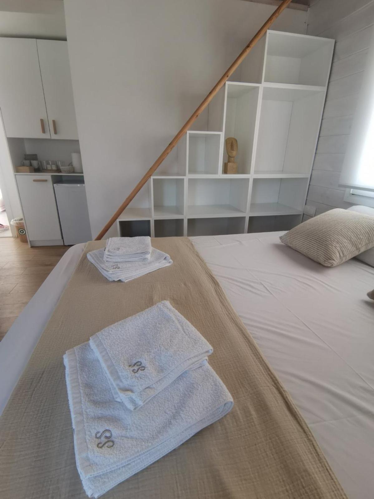 Sea And Sand Apartment Elafonissos Ngoại thất bức ảnh